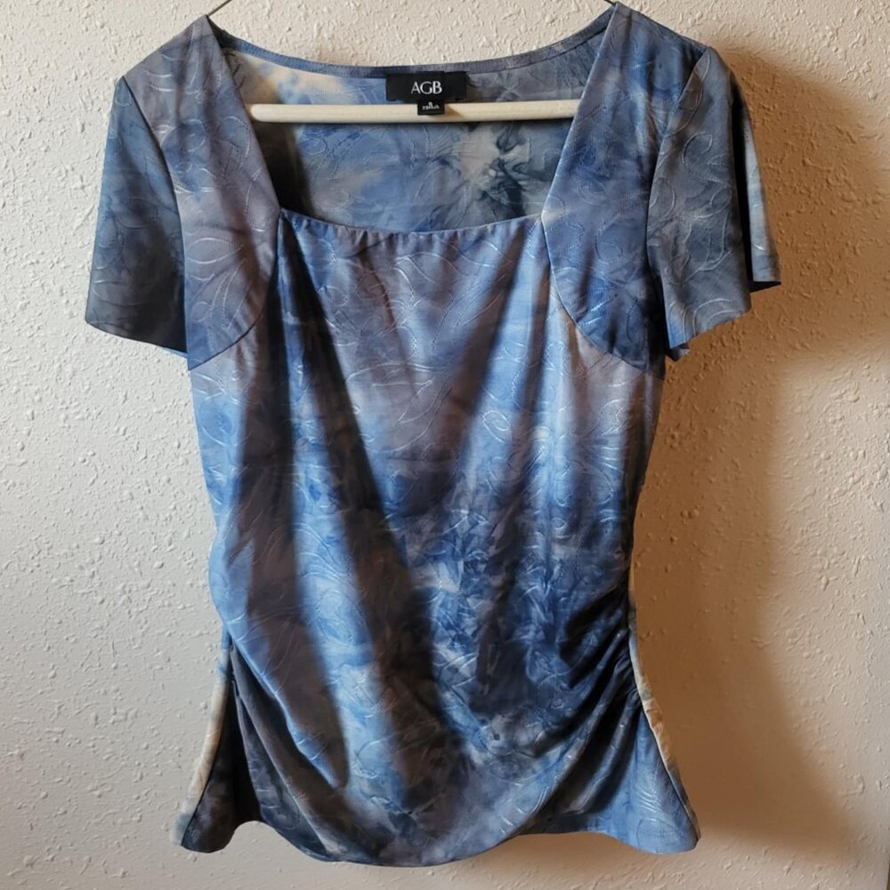 AGB women's Blouse, blue and tan print, short sleeve, small